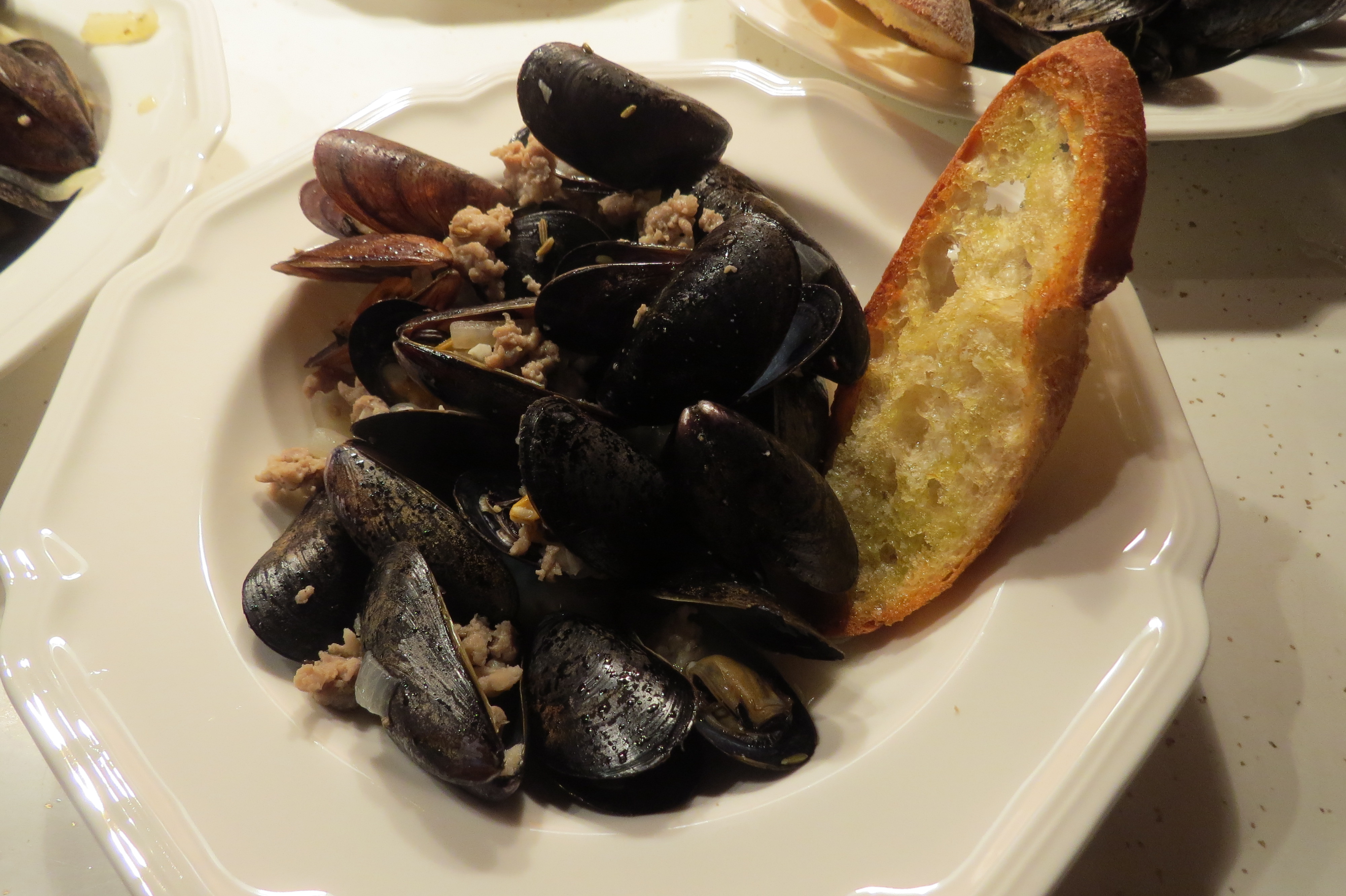 Mussels with Sweet Italian Sausage and White Wine