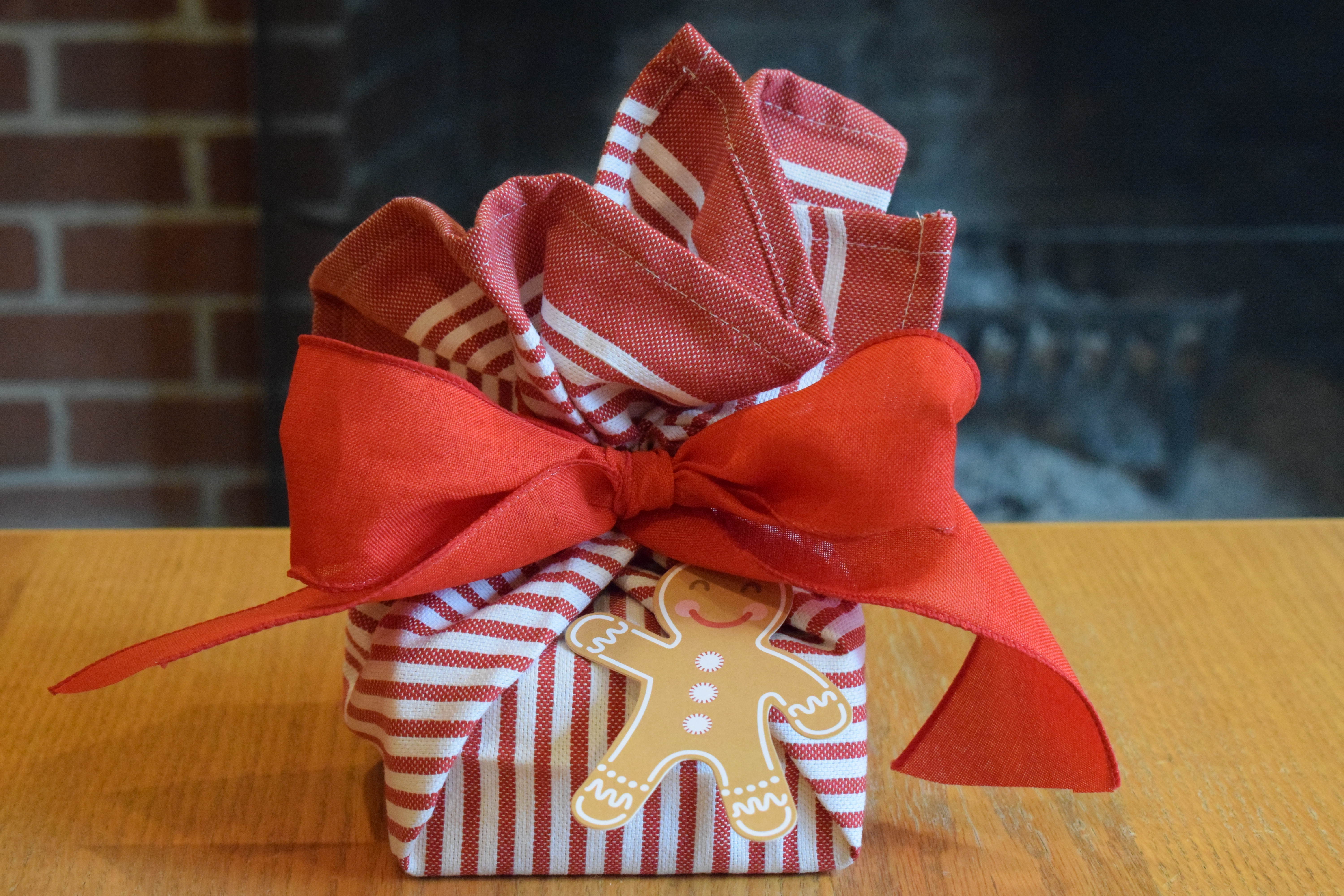 How to Wrap Gifts in Kitchen Towels Step Three Tie Ribbon, Reusable Gift Wrapping