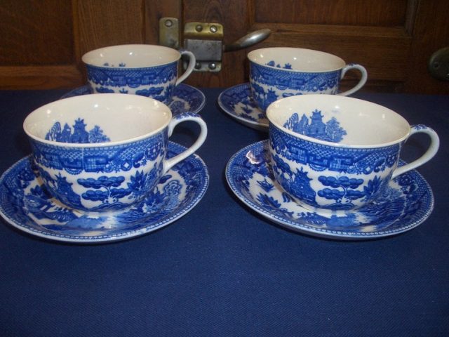 Blue Willow Tea Cups