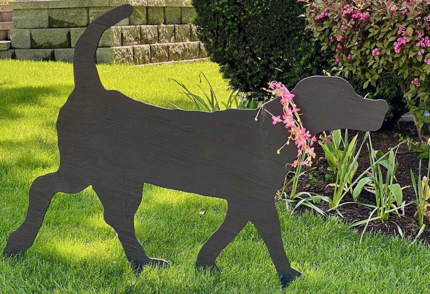 It's the weekend! Number 299, Black Dog Lawn Decoration with Floral Wreath