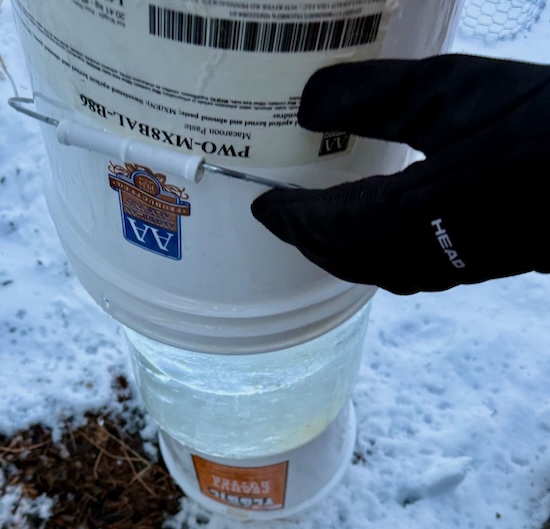 Remove Top Bucket from Ice